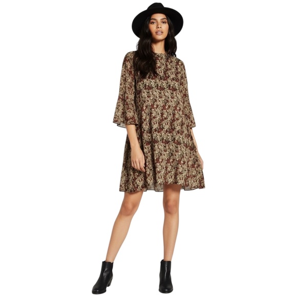 Zara Dresses & Skirts - Pleated dress from Zara with a floral print. Size S.